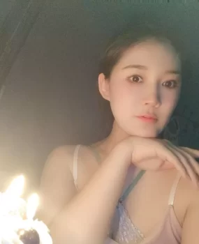 肥臀大胸小少妇