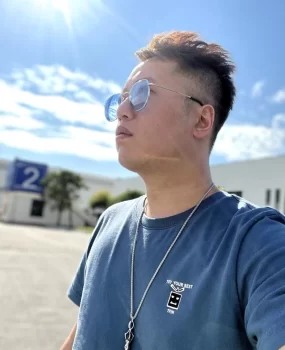 男，服務到位，絕对靠譜