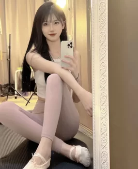 色眯眯紧身裤自带体香收银员仙女级别