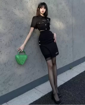 性感高级感黑白丝酒店前台接待水嫩妹妹就地兼