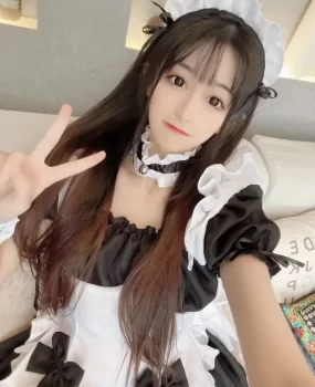 三里屯女仆装酒吧气氛组被我带到酒店玩角色情趣