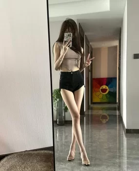 成都无限火力刚下海的嫩妹