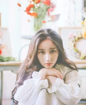 大长腿服装店小妹，温柔体贴气质美女