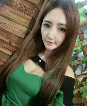 出差武汉，朋友介绍的上门兼职小妹