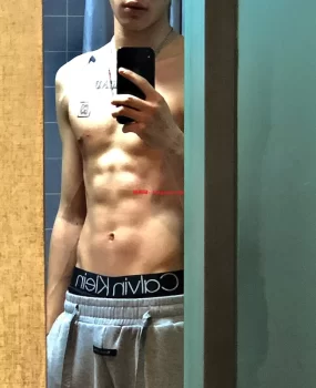 年轻男模可上门